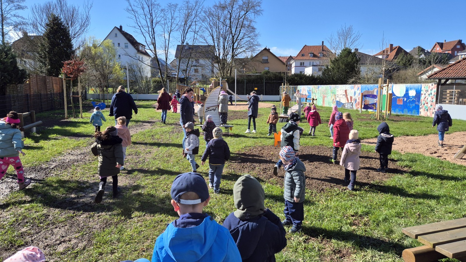 Neuer Spielplatz in der Neuen Straße in Stadtoldendorf feierlich eingeweiht