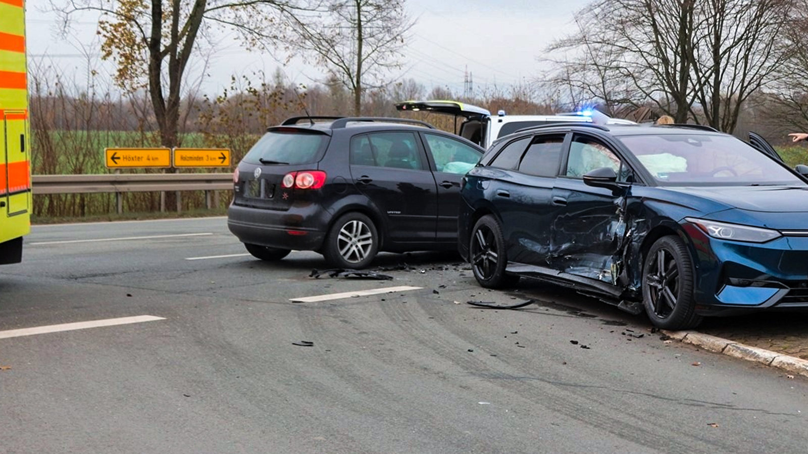 Schwerer Unfall auf der K46 bei Lüchtringen sorgt für hohen Sachschaden und eine Verletzte