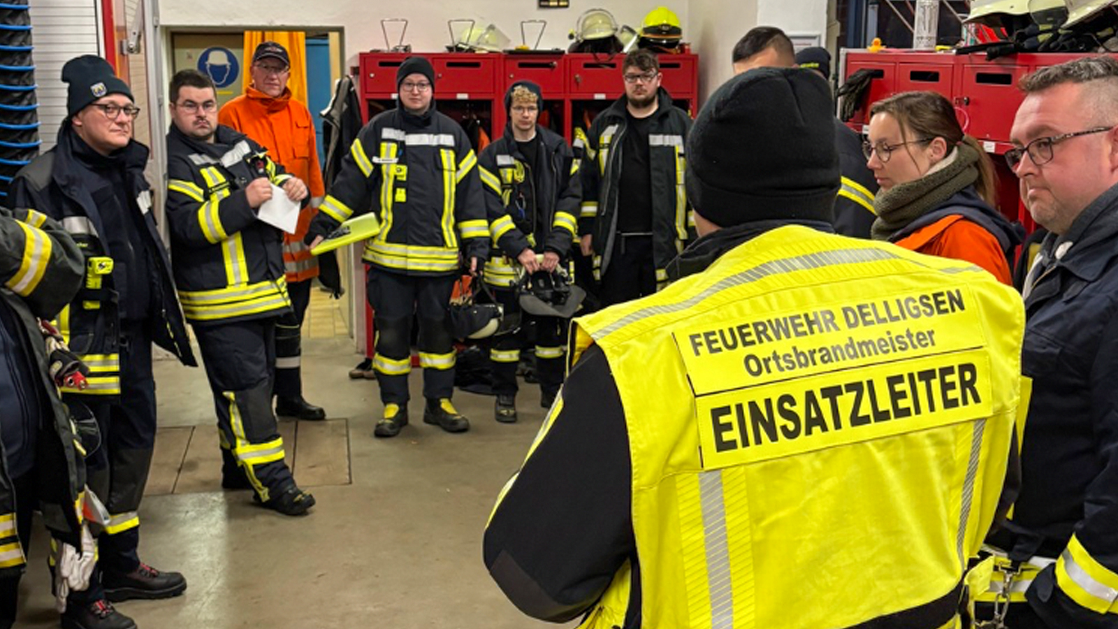 In Delligsen suchten Feuerwehr, Polizei und DRK in der Nacht nach einem vermissten Heimbewohner – mit Erfolg