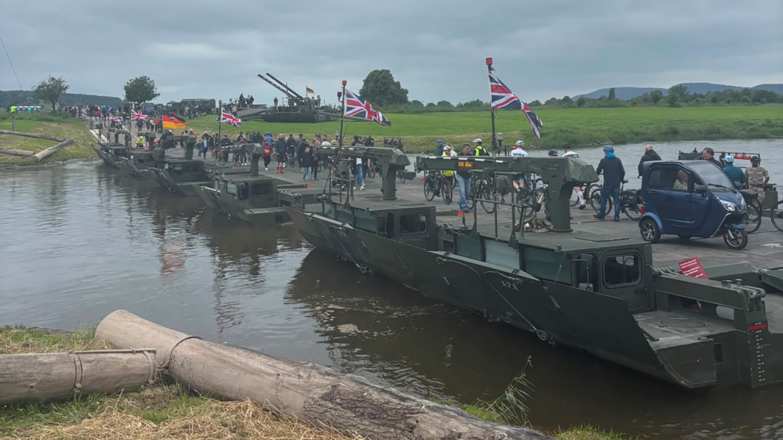 Trotz Wolken und Regentropfen: 46.000 Menschen feiern das Felgenfest entlang der Weser
