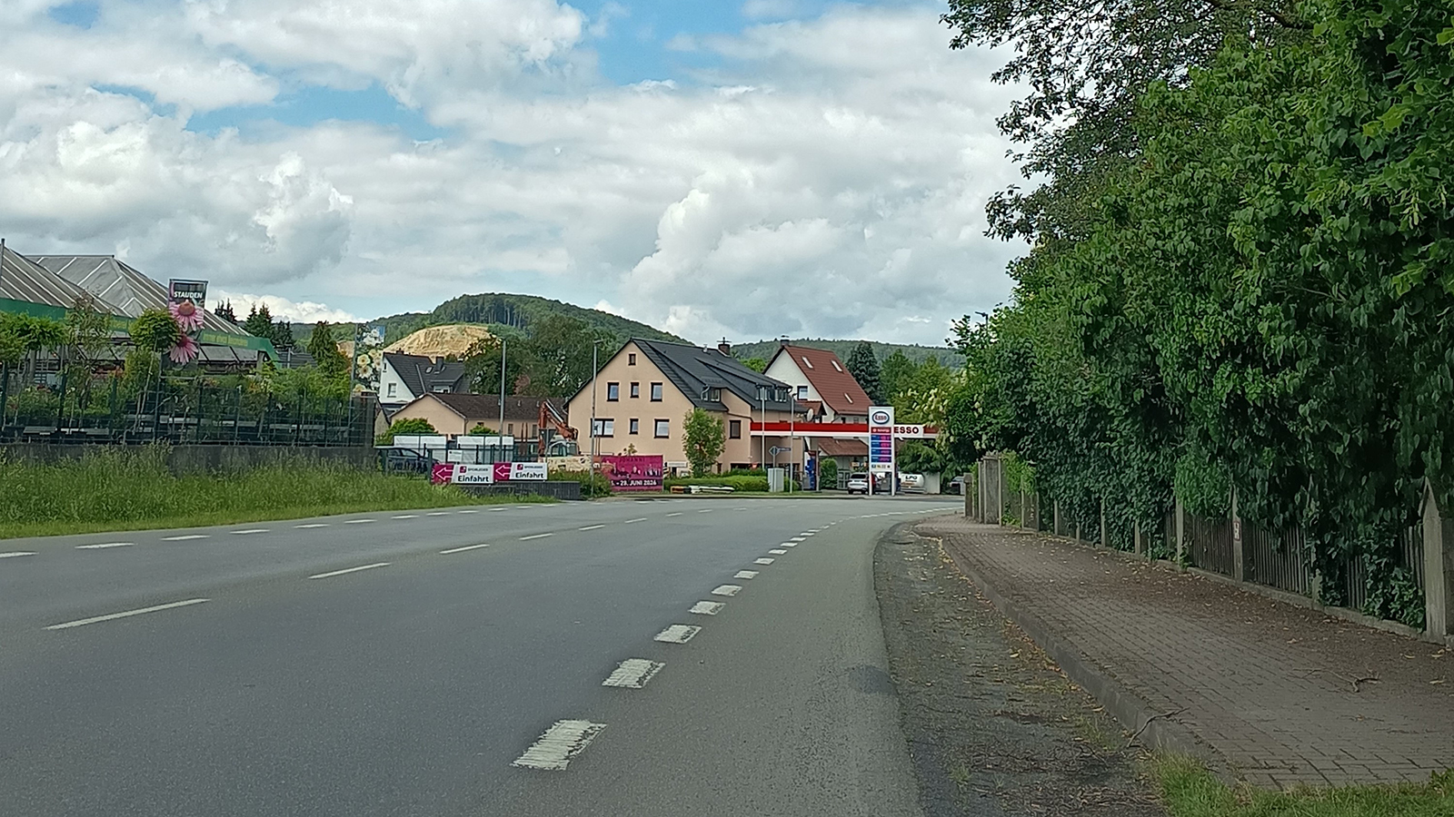 Senior in Hehlen schwer verletzt: Polizei Bodenwerder sucht Zeugen nach Vorfall an Baustellenampel