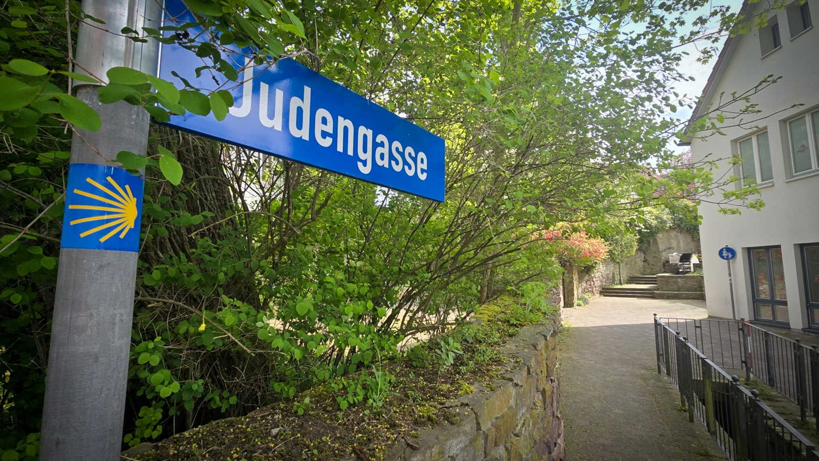 Leichenfund in Höxter: 61-Jähriger verstorben – Staatsanwaltschaft prüft weitere Schritte