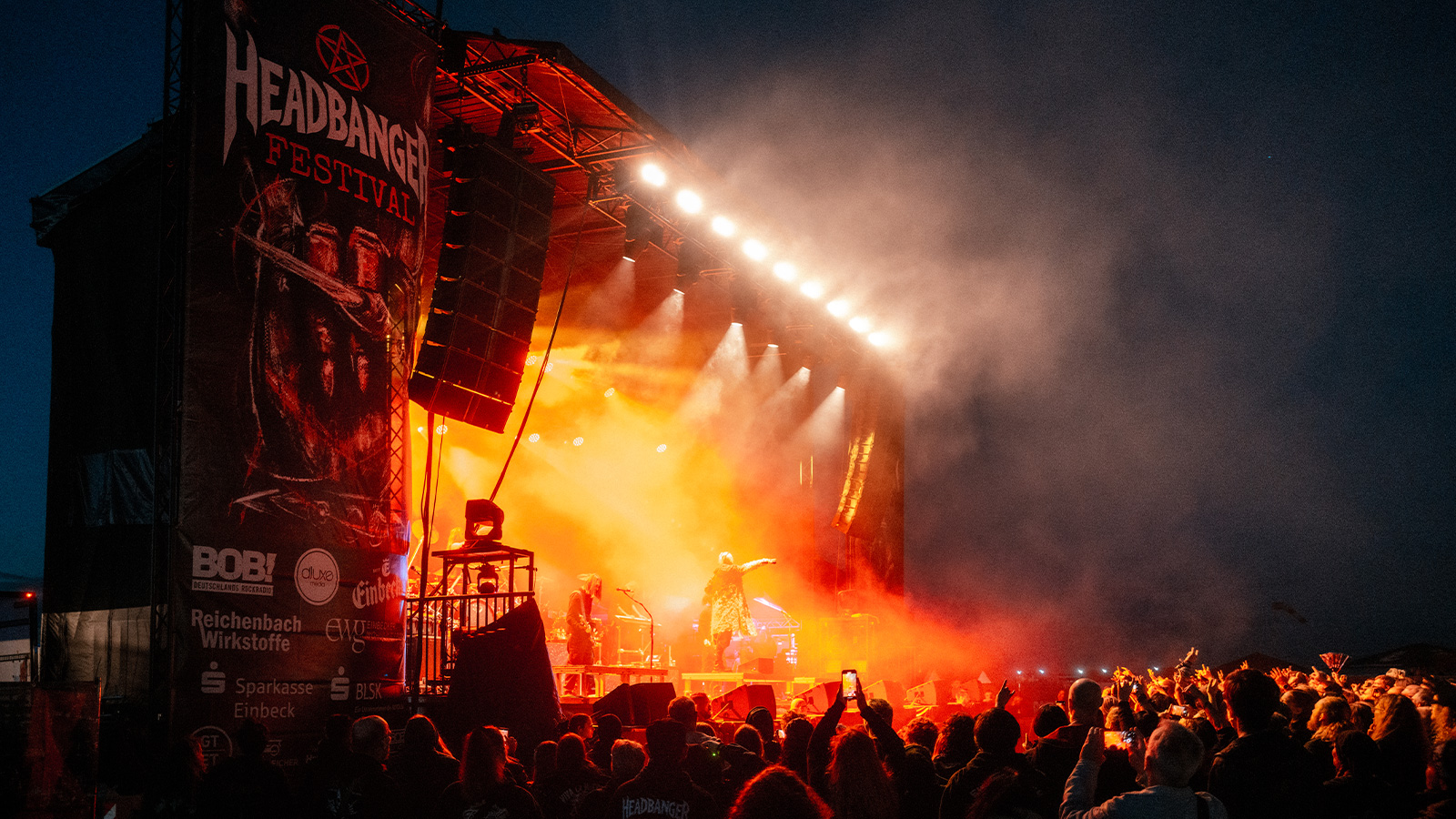 Headbanger Festival des Einbecker Brauhauses bringt rund 2.500 Fans auf den Flugplatz