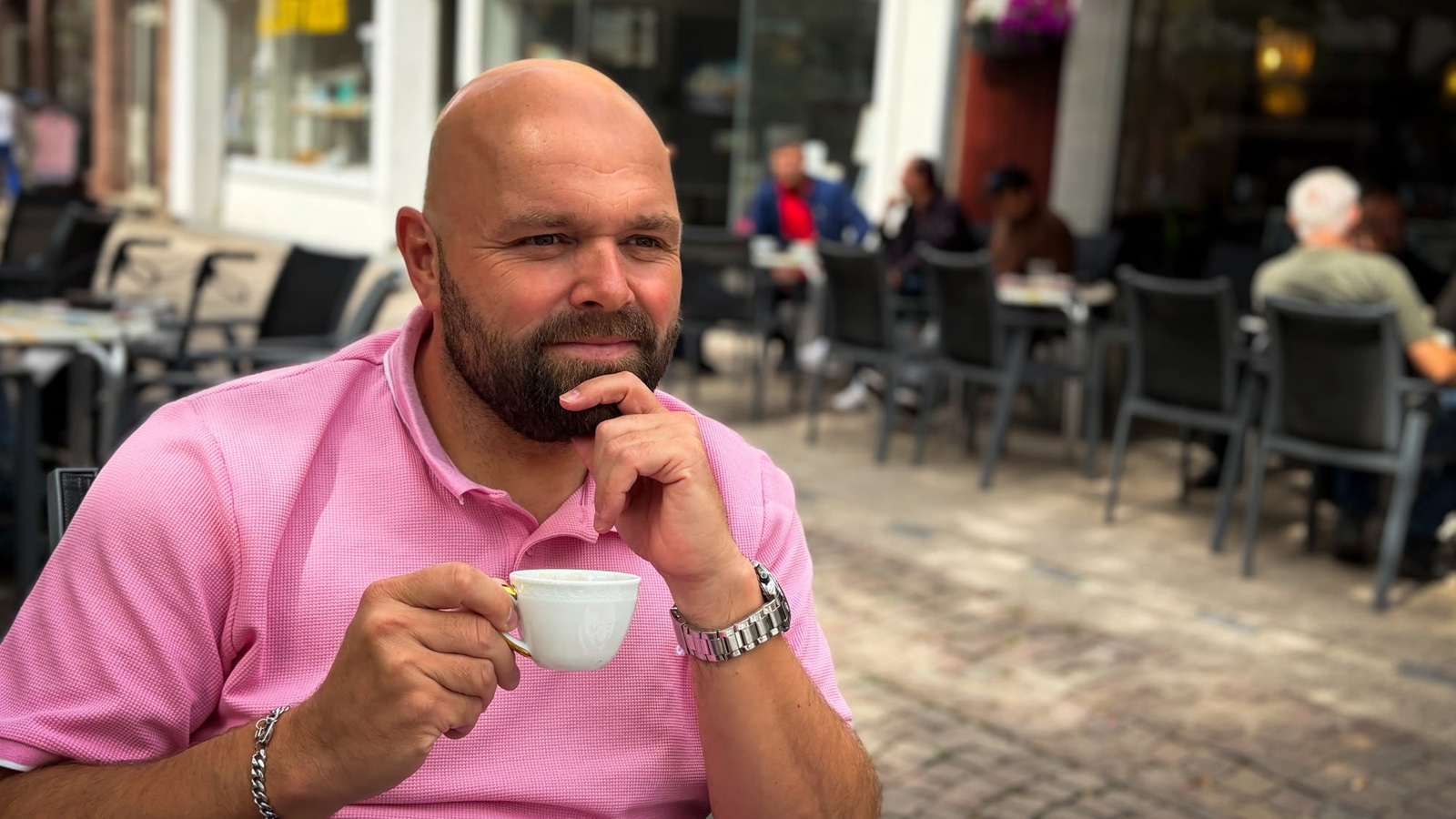 Auf einen Kaffee mit Björn Schrader – Warum Schweigen keine Option ist