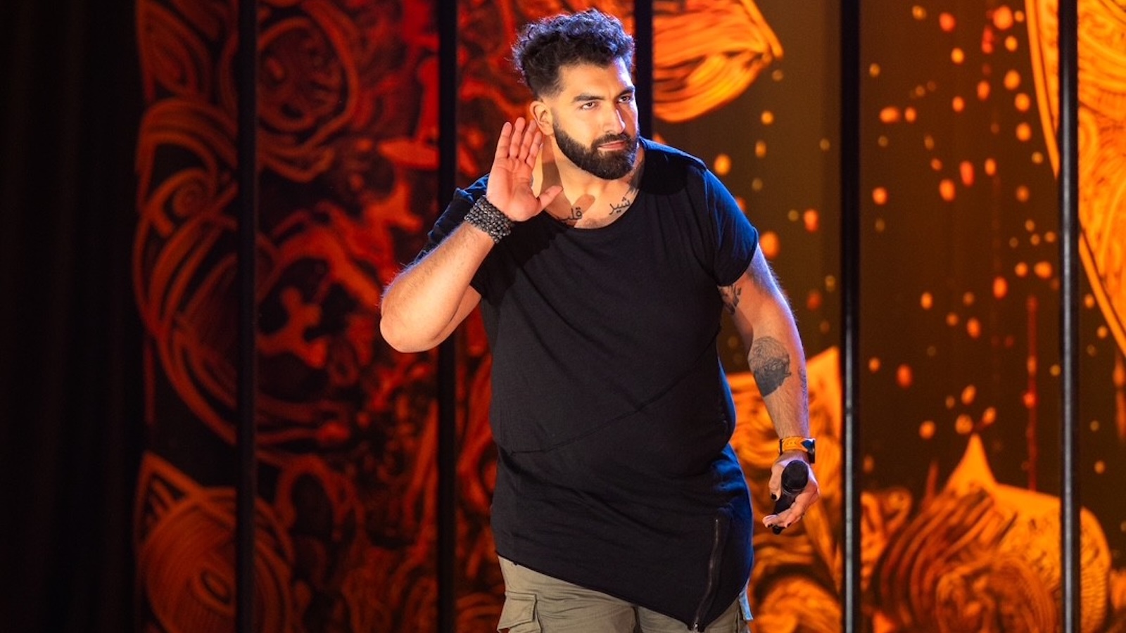 Faisal Kawusi bringt sein neues Comedy-Programm „Reinkanaktion“ am 21. März in die Stadthalle Holzminden