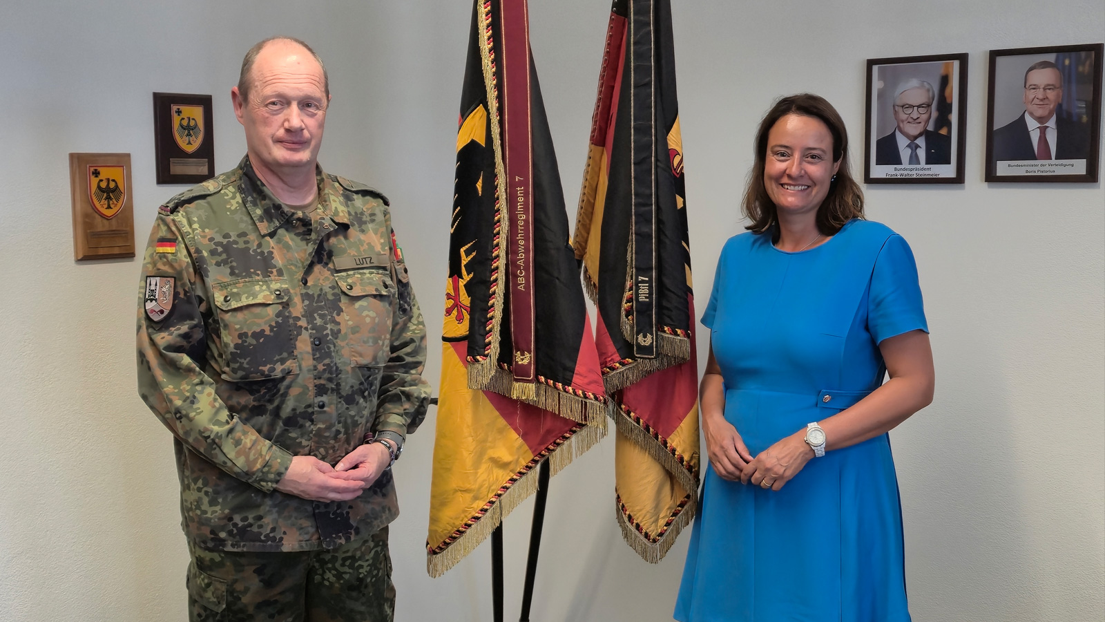 Vom Heimatschutz bis zum Nachwuchs: Bölling erhält Einblicke in das ABC-Abwehrregiment 7 in Höxter