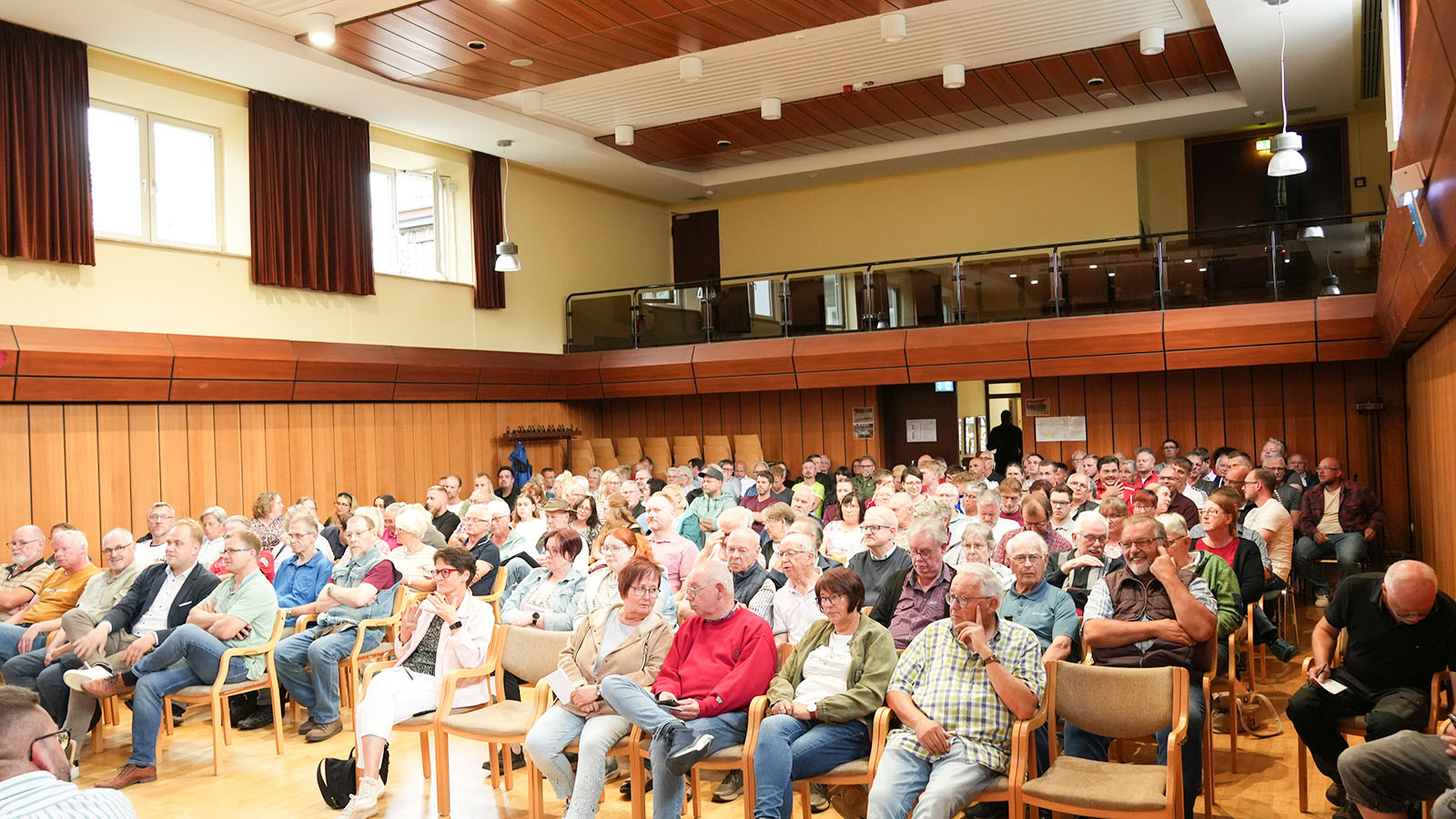 Die Öffentlichkeit zeigte großes Interesse an der Ratssitzung