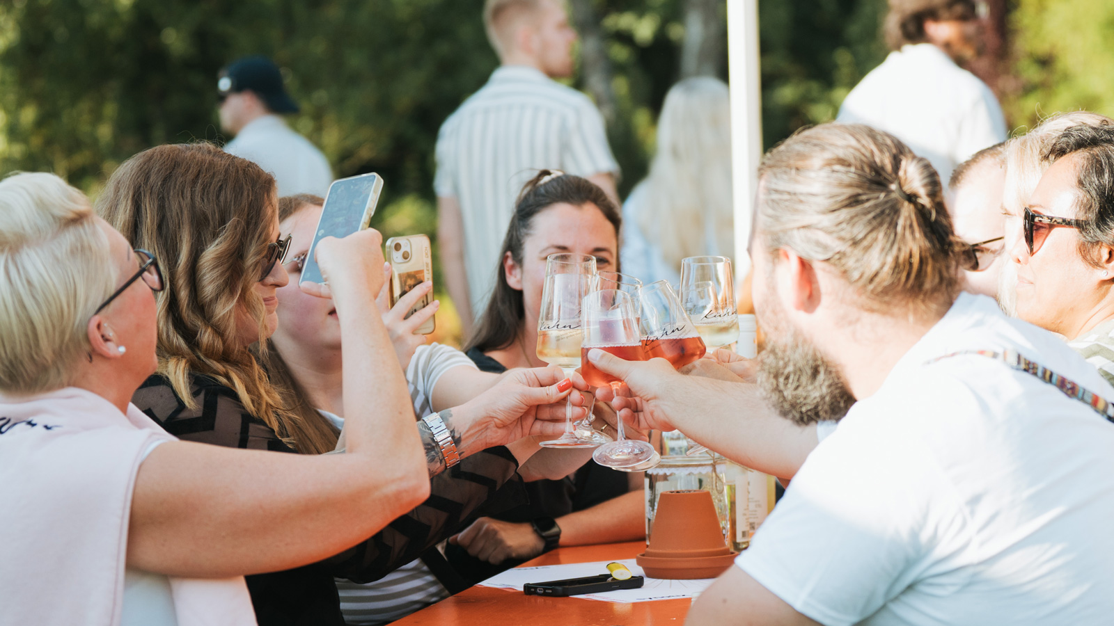 Hameln Marketing lädt zum 36. Hamelner Weinfest mit Live-Musik und Winzern in den Bürgergarten ein