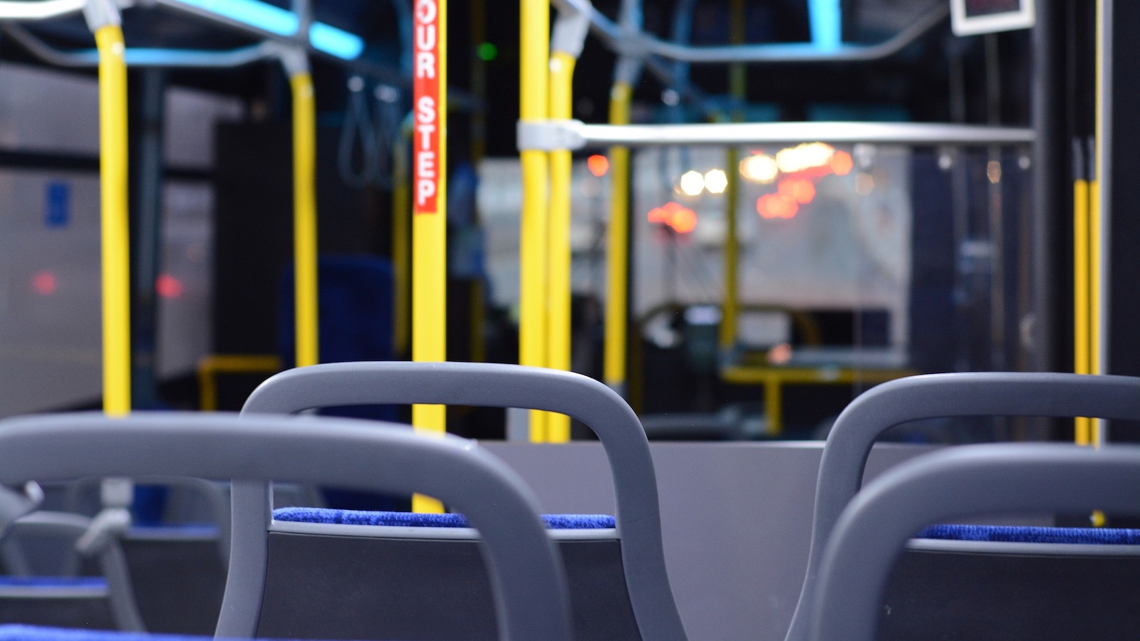 Nächtliche Spritztour mit Linienbussen: Polizei sucht Verantwortliche nach Fahrt durch die Region