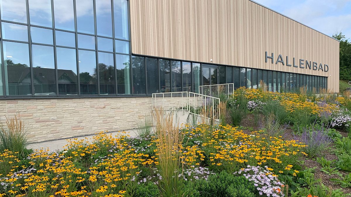 Hallenbad Höxter bleibt vorerst geschlossen: Neue Wasserwerte sollen über Wiederöffnung entscheiden